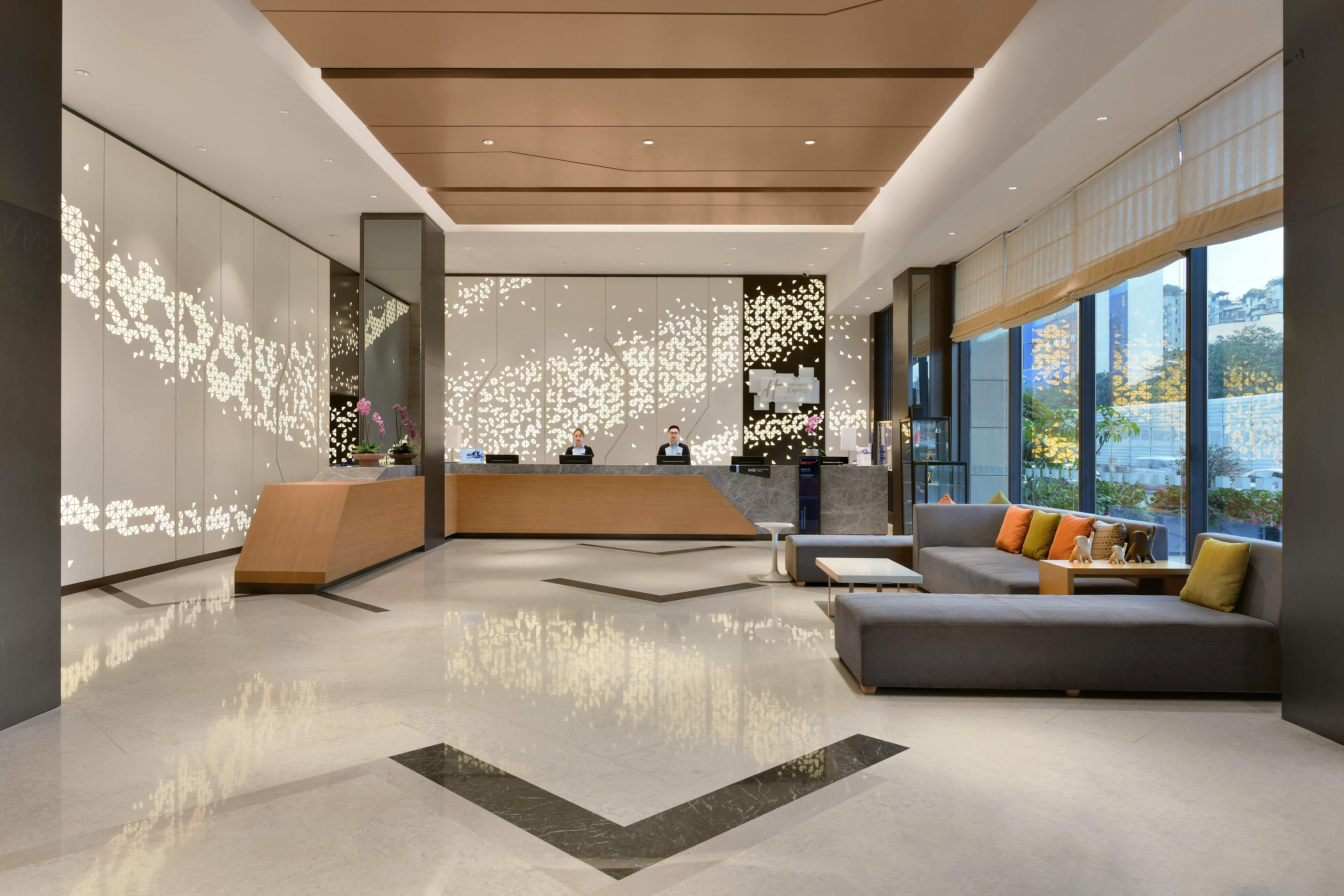 Holiday Inn Express Chengdu Huanhuaxi By Ihg-Near Jinsha Site Musem,Near Wuhou Temple Museum,Welcome Drinks,Free Gym,Free Self-Service Laundry Exterior photo