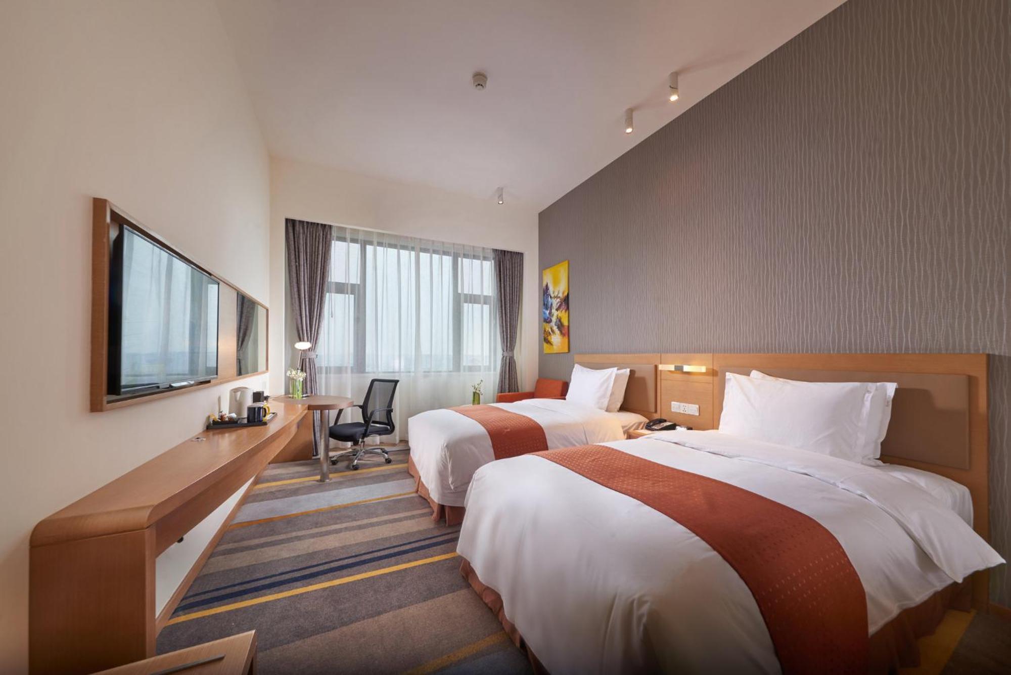 Holiday Inn Express Chengdu Huanhuaxi By Ihg-Near Jinsha Site Musem,Near Wuhou Temple Museum,Welcome Drinks,Free Gym,Free Self-Service Laundry Exterior photo
